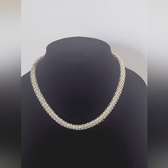 Silver Tone Chainlinks Texture Necklace. 🌴 - Picture 4 of 7